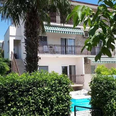 Roso Apartman *