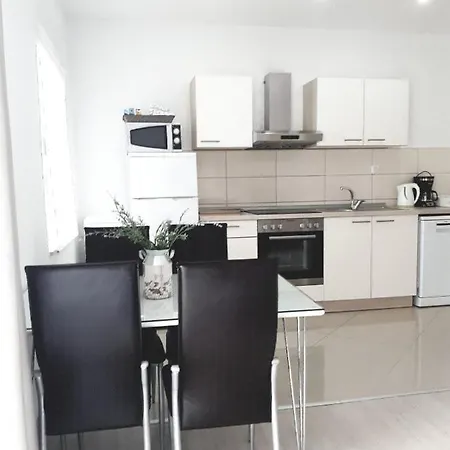 Roso Apartman *