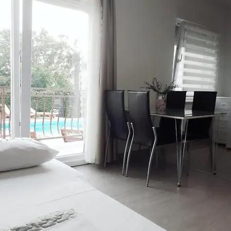 Roso Apartman *