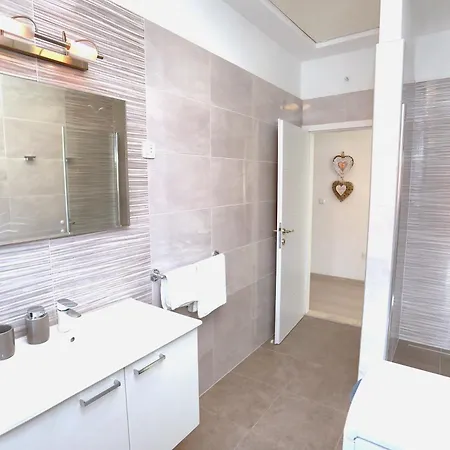 Roso Apartman *